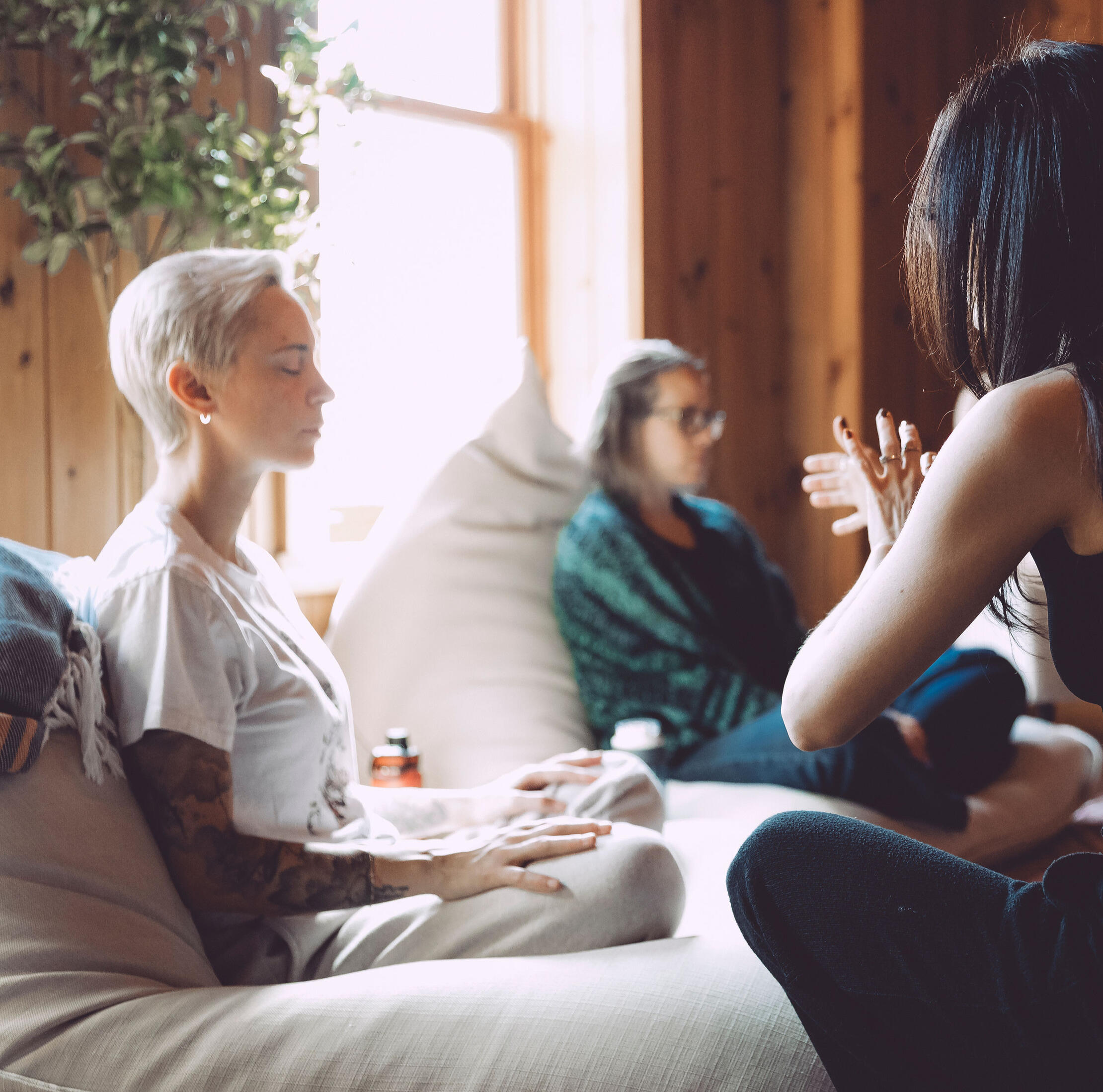 Image inspirante illustrant la libération des émotions derrière les douleurs physiques, accompagnement énergétique par Catherine